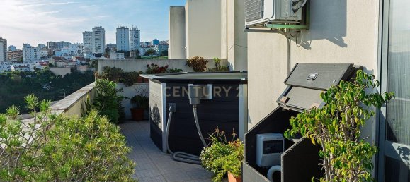 Квартира с 3 спальнями в Одивелаш, Португалия № 126228 11