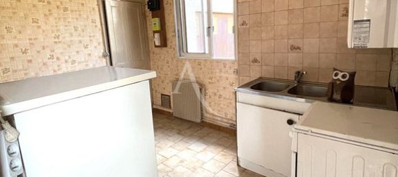 2 bedrooms House in Evreux, France No. 359971 6