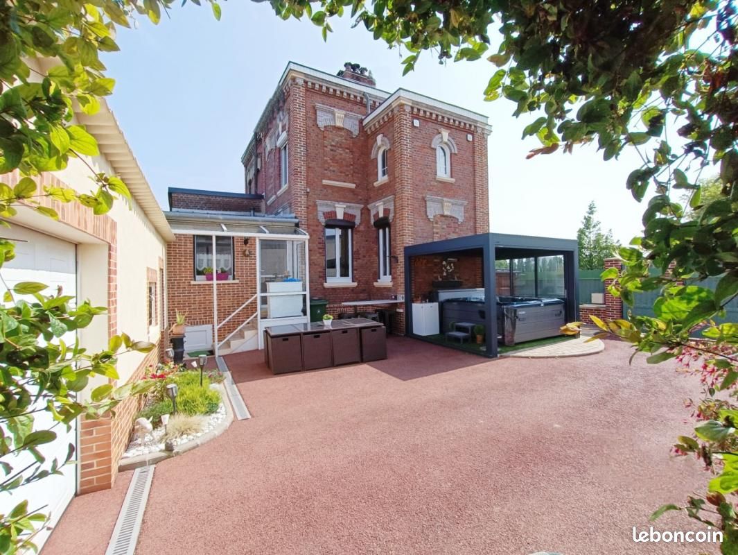 4 chambres Maison à Amiens, France No. 253138