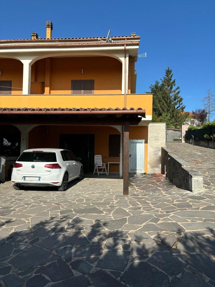 Дом с 3 спальнями в Монтефьясконе, Италия № 401290