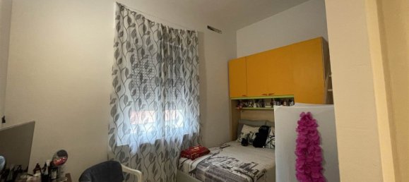 4-salle Appartement à Livorno, Italy No. 225466 4