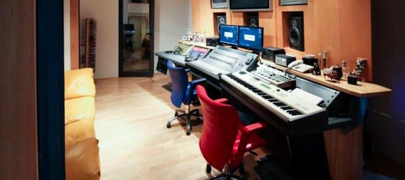 181m² Commercial property in Milan, Italy No. 246990 6