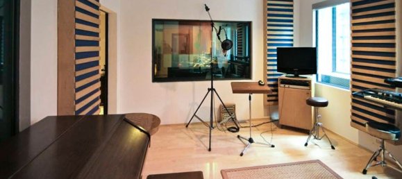 181m² Commercial property in Milan, Italy No. 246990 3