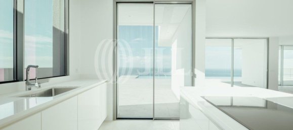 4 bedrooms House in Funchal, Portugal No. 125007 16