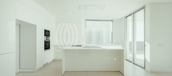 4 bedrooms House in Funchal, Portugal No. 125007 25