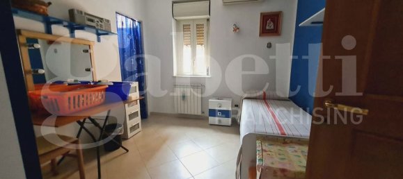 5 rooms Apartment in Palermo, Italy No. 33545 8