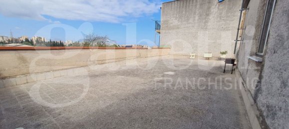 5 rooms Apartment in Palermo, Italy No. 33545 19