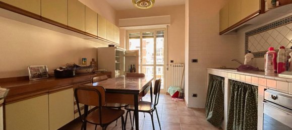 2 bedrooms Apartment in Caserta, Italy No. 93610 9