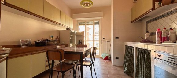 2 bedrooms Apartment in Caserta, Italy No. 93610 11