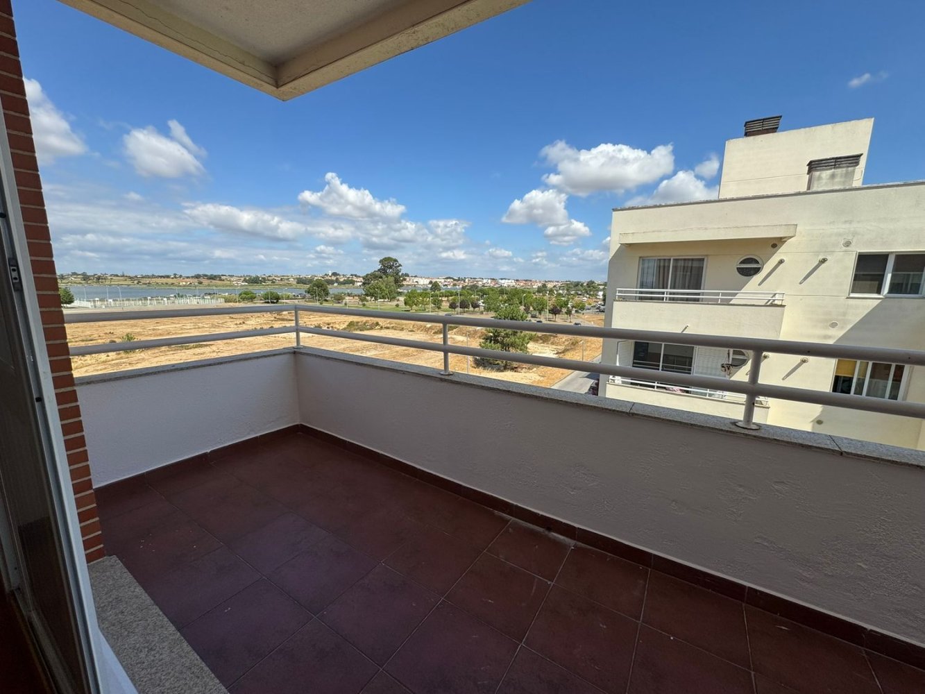 3 bedrooms Apartment in Moita, Portugal No. 199006