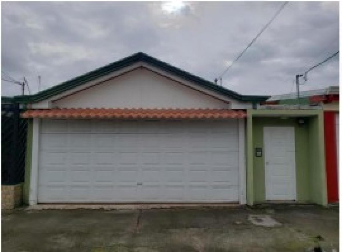 3 bedrooms House in Vazquez de Coronado, Costa Rica No. 677