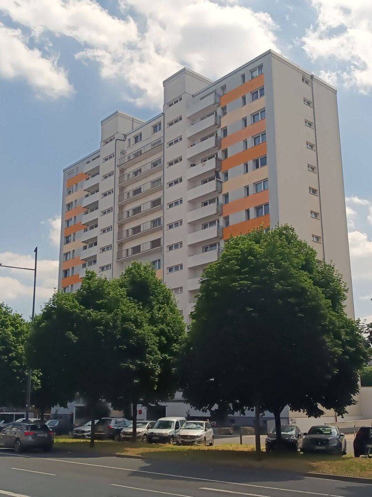 Квартира с 2 комнатами в Оффенбах ам Майн, Германия № 275193