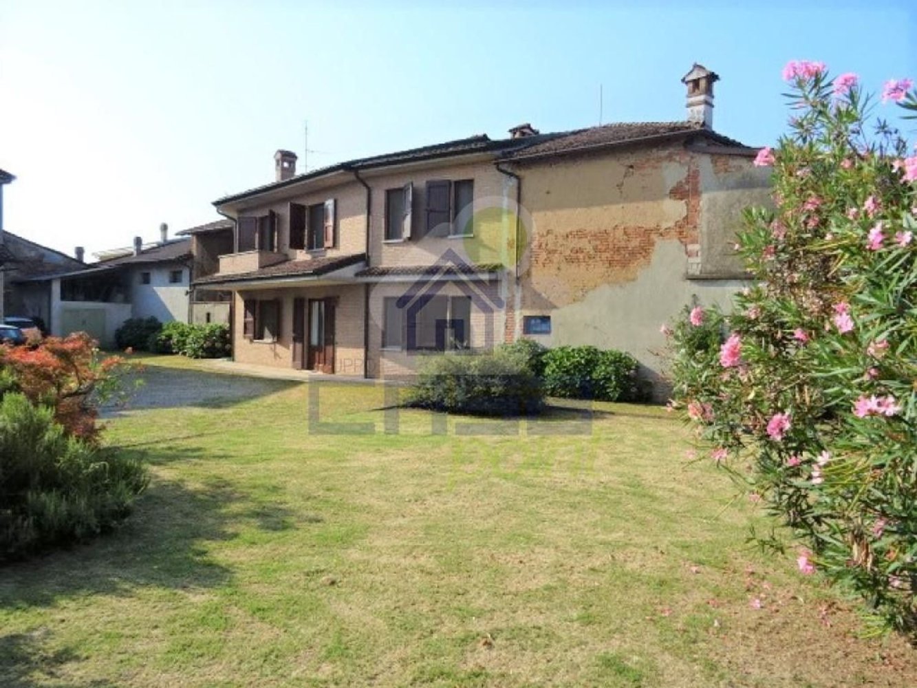 Villa de 5 divisões em Castelnuovo Bocca d'Adda, Italy N.º 168563