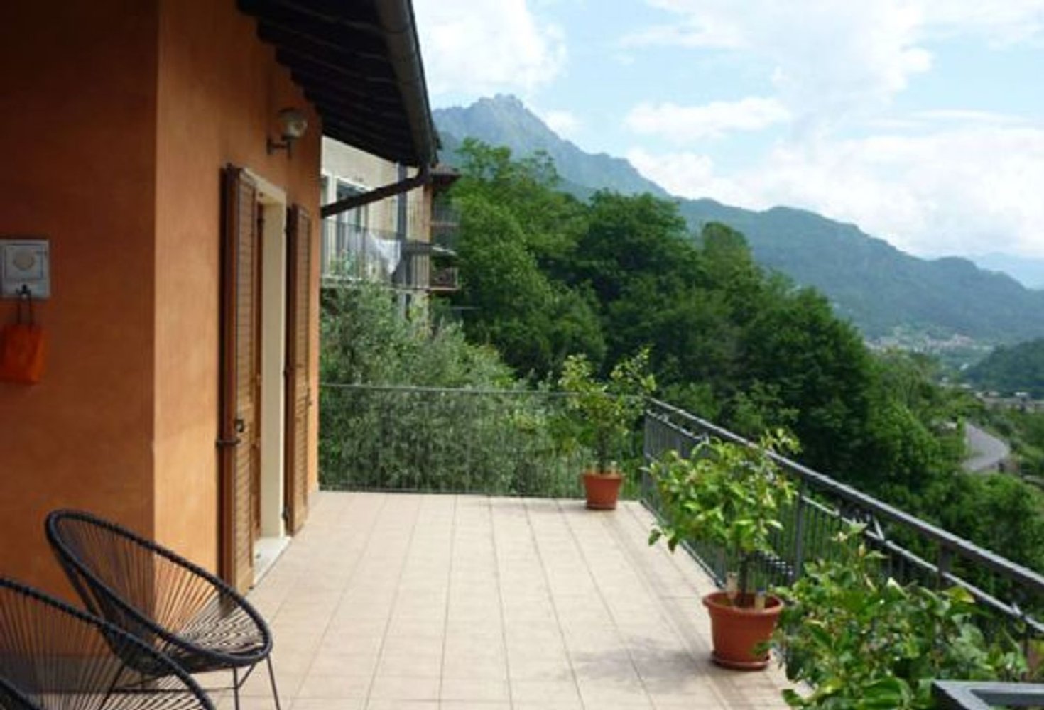 Villa de 4 habitaciónes en Porlezza, Italy No. 3261