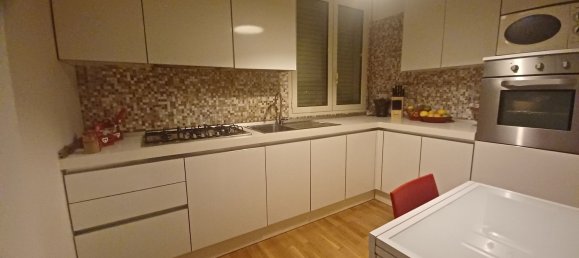 5 rooms Apartment in Rimini, Italy No. 213120 3