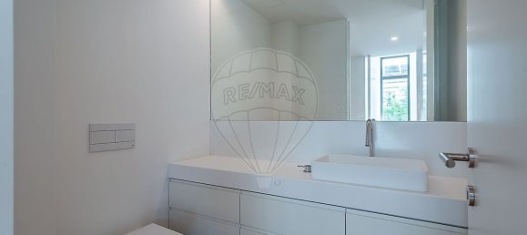 3 bedrooms Apartment in Lisbon, Portugal No. 127966 9