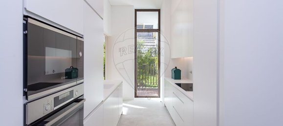 3 bedrooms Apartment in Lisbon, Portugal No. 127966 8