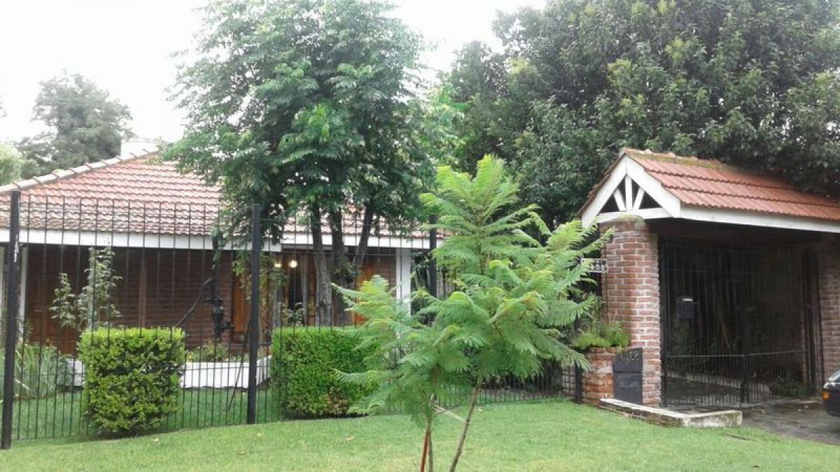 3 bedrooms House in Mar del Plata, Argentina No. 89750
