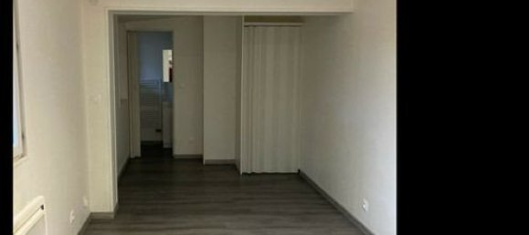 240m² Building in Dordives, France No. 50179 6