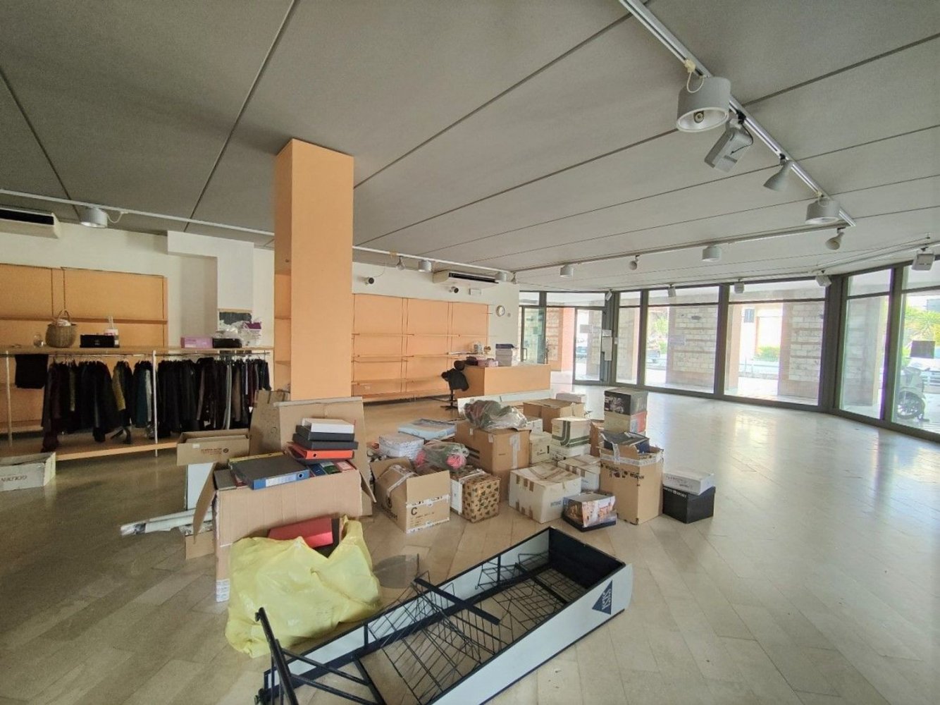 Propiedad comercial en Amelia, Italy 185 m² No. 82377