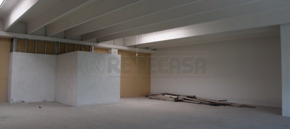 250m² Warehouse in Malo, Italy No. 63497 2
