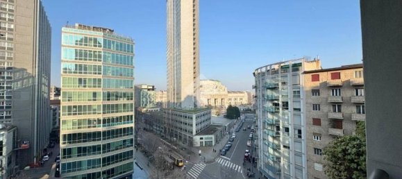 3 bedrooms Apartment in Milan, Italy No. 332147 17