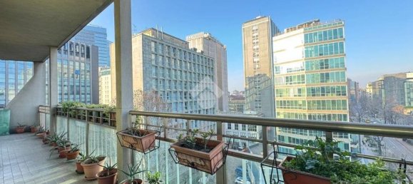 3 bedrooms Apartment in Milan, Italy No. 332147 29
