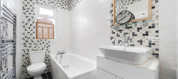 2 bedrooms Apartment in London, United Kingdom No. 7688 4