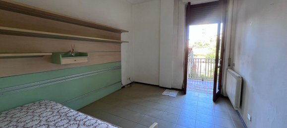 5 rooms Apartment in Castelfiorentino, Italy No. 121903 4