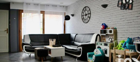 3 bedrooms House in Comines, France No. 40052 2