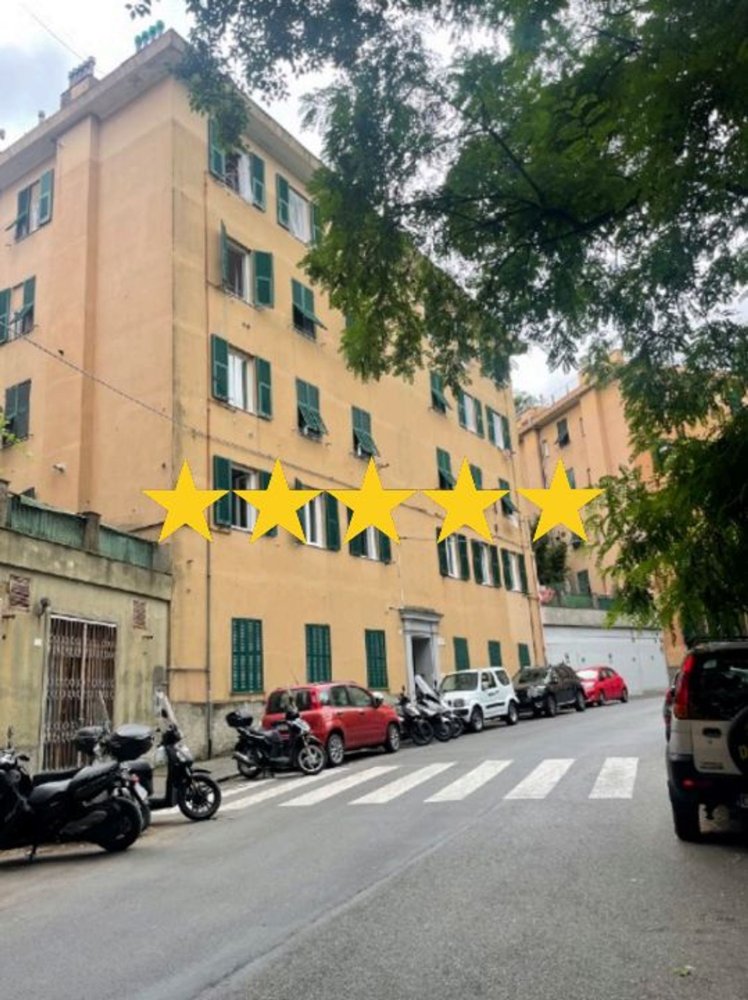 Apartamento de 3 habitaciónes en Genoa, Italy No. 185634