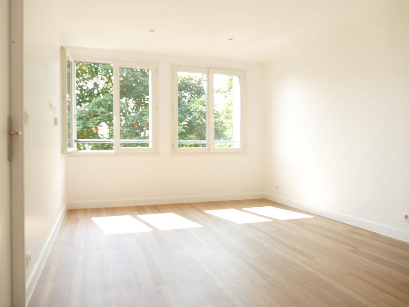 2 bedrooms Apartment in Clichy-sous-Bois, France No. 328038