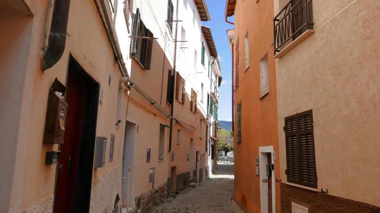 6 rooms House in Perinaldo, Italy No. 143651