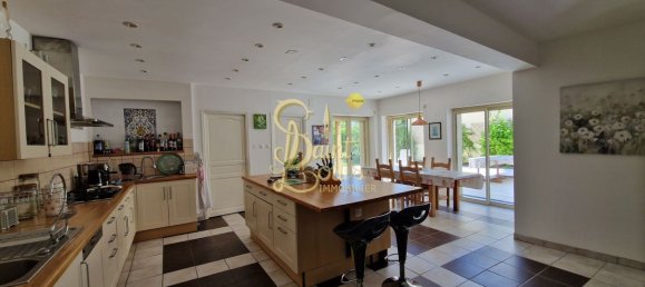 4 bedrooms House in Chinon, France No. 76215 24