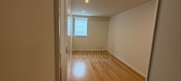 3 bedrooms Apartment in Porto, Portugal No. 106203 3