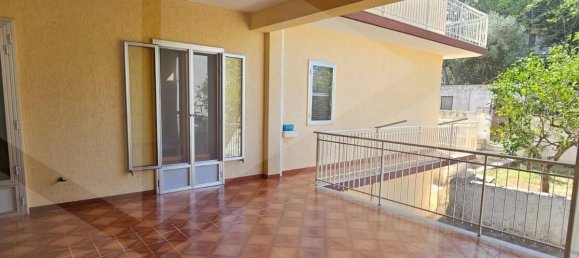 5 rooms Apartment in Crispiano, Italy No. 28950 4