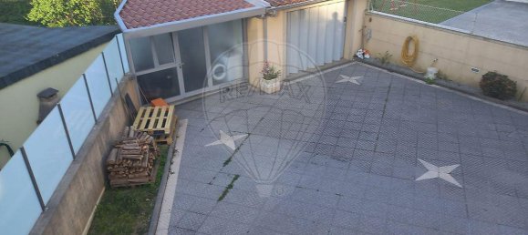 3 bedrooms House in Polvoreira, Portugal No. 37999 12