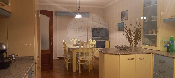 3 bedrooms House in Polvoreira, Portugal No. 37999 5