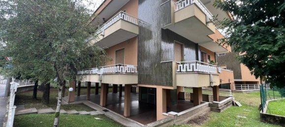 2 bedrooms Apartment in Saronno, Italy No. 380036 2