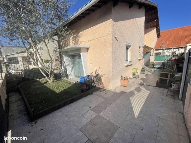 4 Schlafzimmer Haus in Tremblay-en-France, France, Nr. 311222