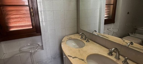 10 bedrooms House in Prato, Italy No. 359869 33