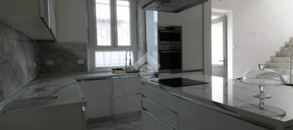 3 bedrooms Villa in Tromello, Italy No. 268836 4