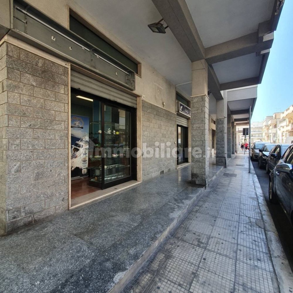 2-salle Propriété commerciale à Gallipoli, Italy No. 237141