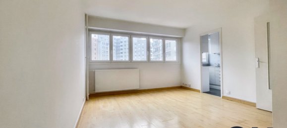 Studio in Pantin, France No. 170414 2