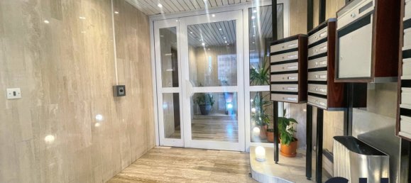 Studio in Pantin, France No. 170414 5