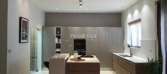 3 bedrooms House in Ghajnsielem, Malta No. 5653 3