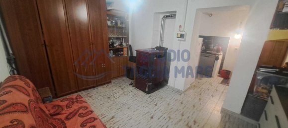 3 rooms Apartment in Badalucco, Italy No. 72365 9