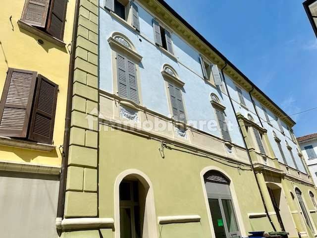 3غرفة مكتب في Mirandola, Italy رقم 87866