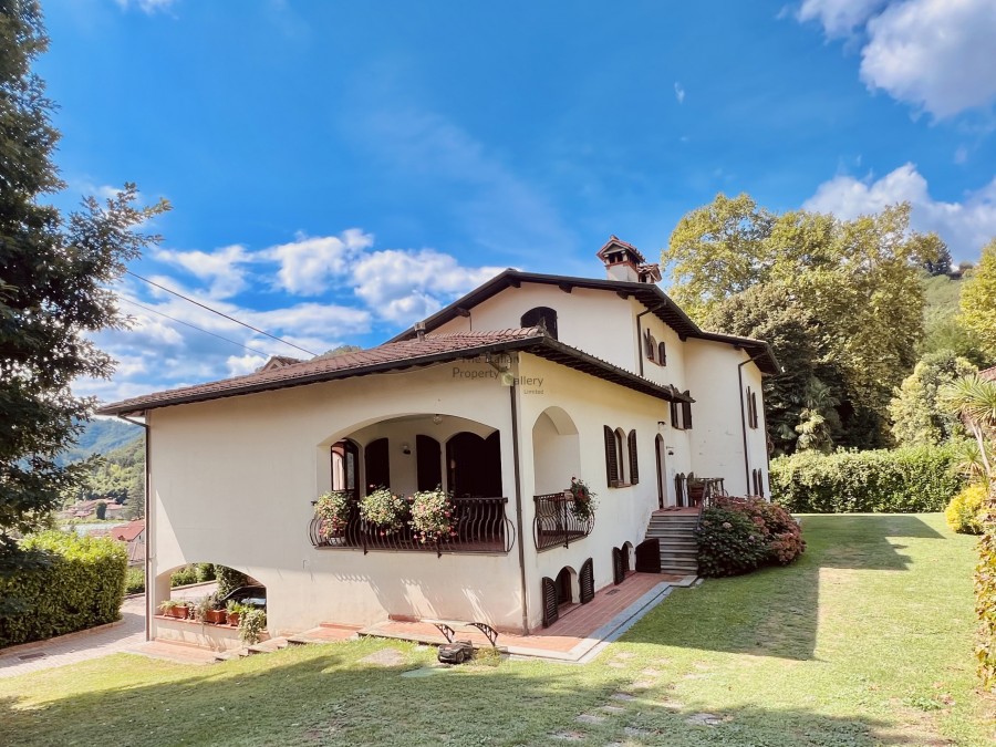 6 bedrooms Villa in Bagni di Lucca, Italy No. 356061