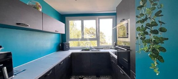 Apartamento de 3 dormitorios en Laval, France No. 307518 4